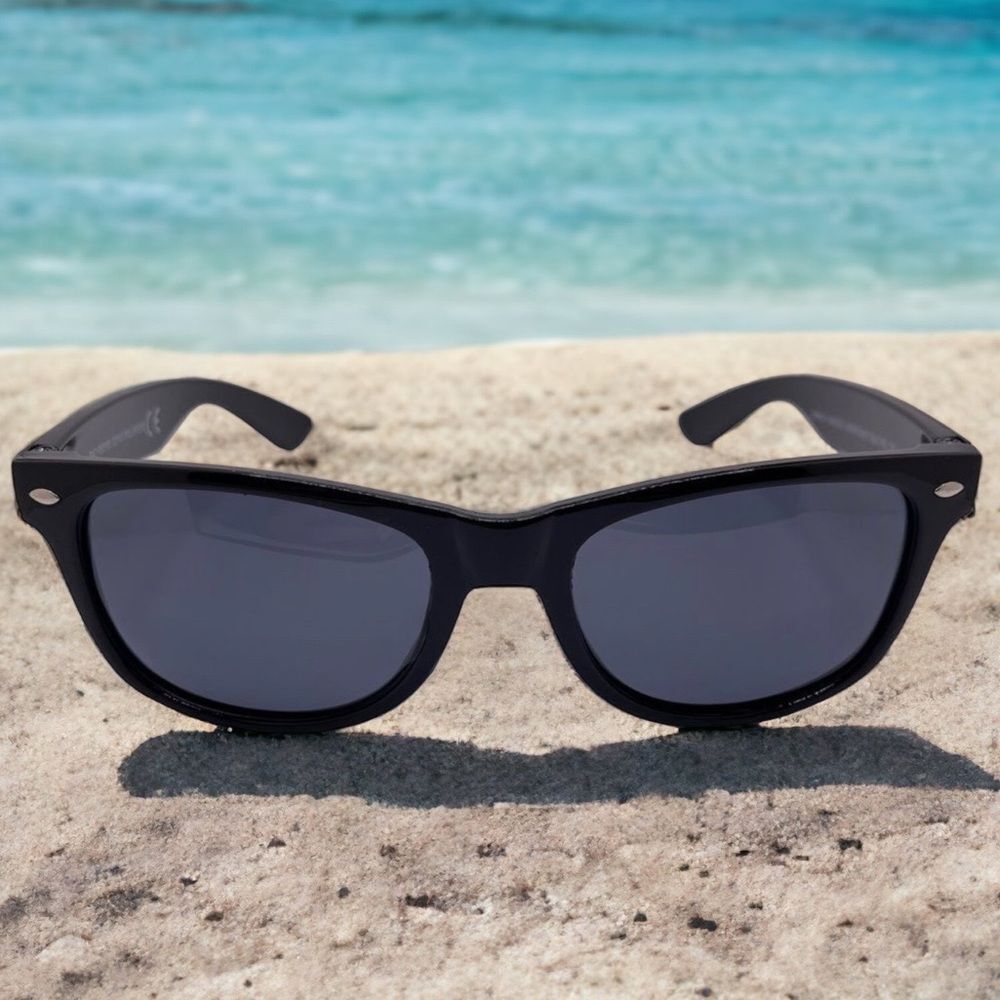 !Price Drop! Black Polarized Sunglasses - Wayfarer Silhouette - EUC